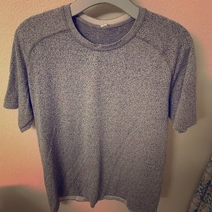 Lululemon men’s workout tshirt